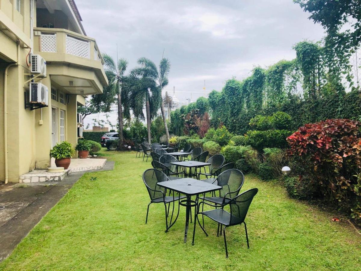 Citi Garden Suites Naga  Exterior photo